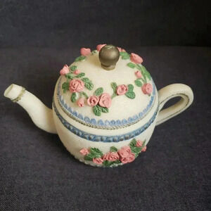 Vintage Dezine Tea Pot Hand Painted 1993‎
